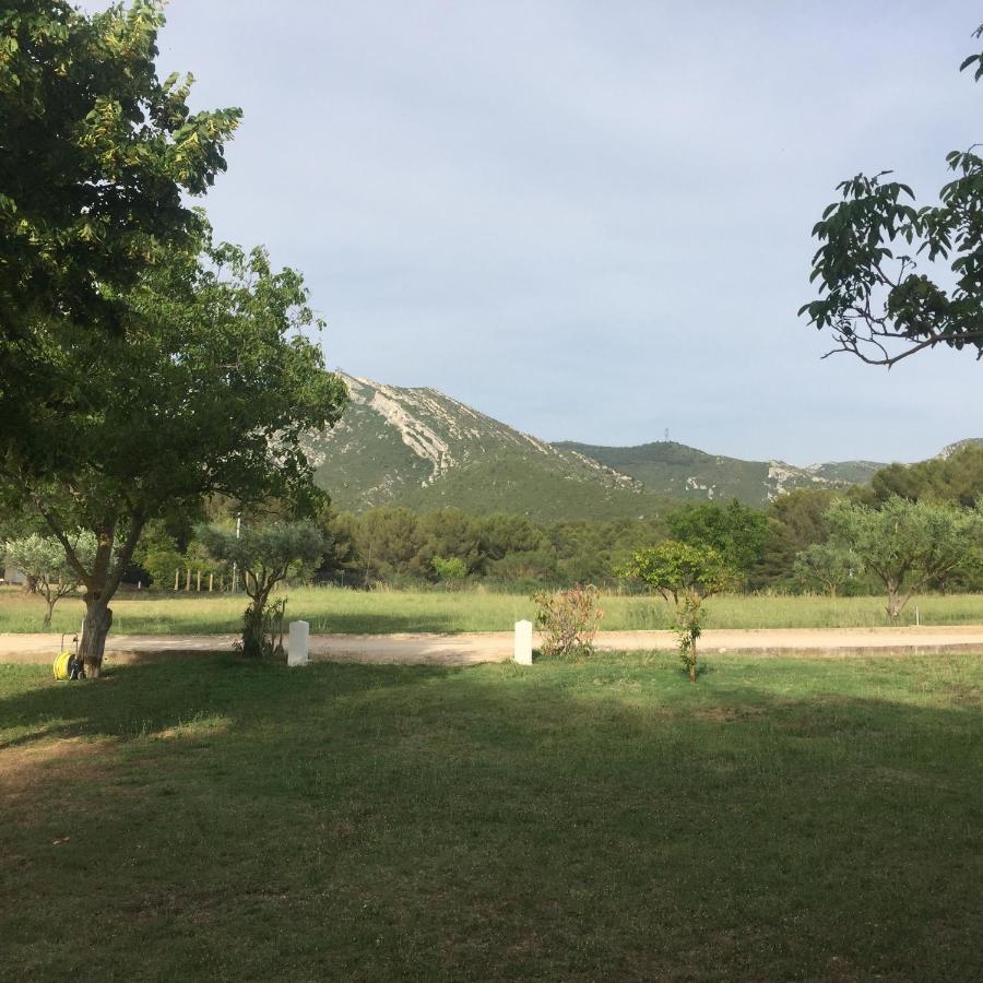 Sur Les Pas De Pagnol Bed & Breakfast Aubagne Exterior photo
