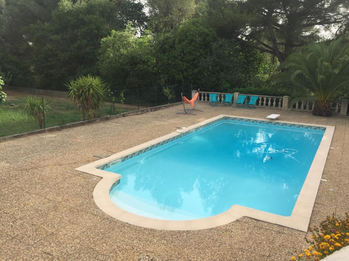 Sur Les Pas De Pagnol Bed & Breakfast Aubagne Exterior photo
