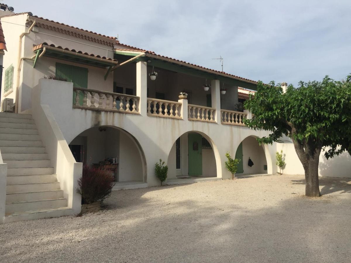 Sur Les Pas De Pagnol Bed & Breakfast Aubagne Exterior photo