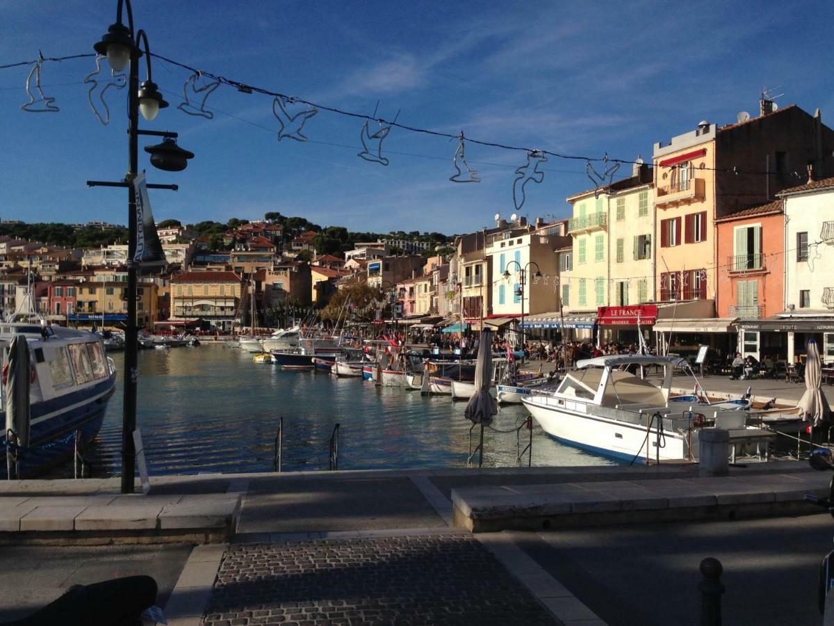 Sur Les Pas De Pagnol Bed & Breakfast Aubagne Exterior photo